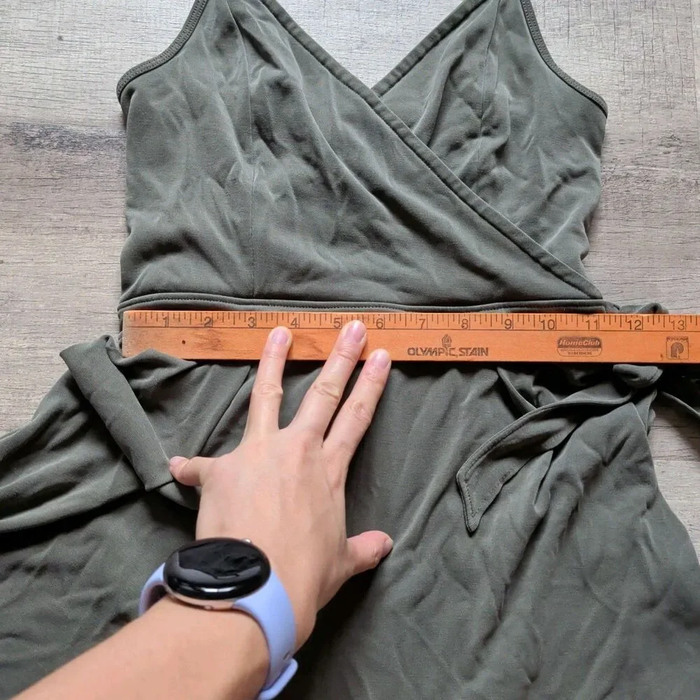 ​Abercrombie & Fitch Green Wrap Romper Size XS V-Neck Adjustable Straps Side Tie